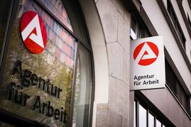 Die Lage am Arbeitsmarkt bleibt herausfordernd.